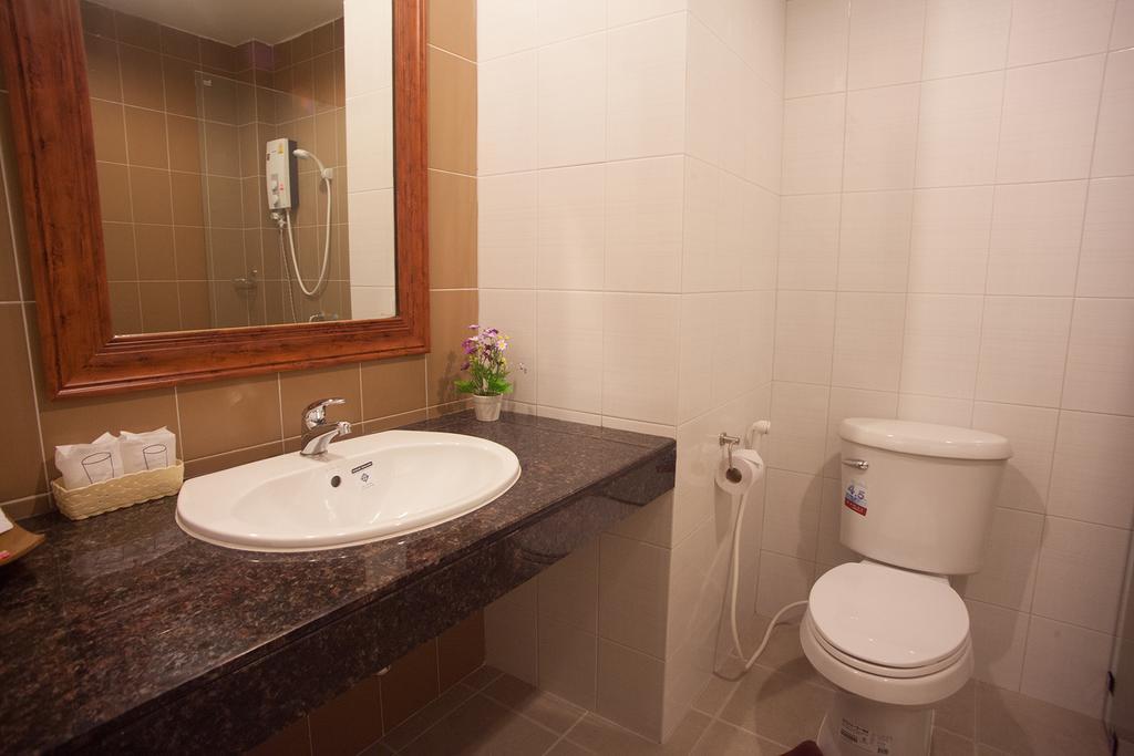Morage Hotel Phitsanulok Exterior photo